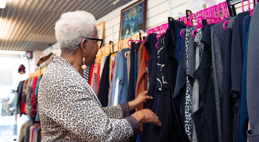 women shopping for clothes